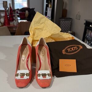 New Tod’s coral and white heels